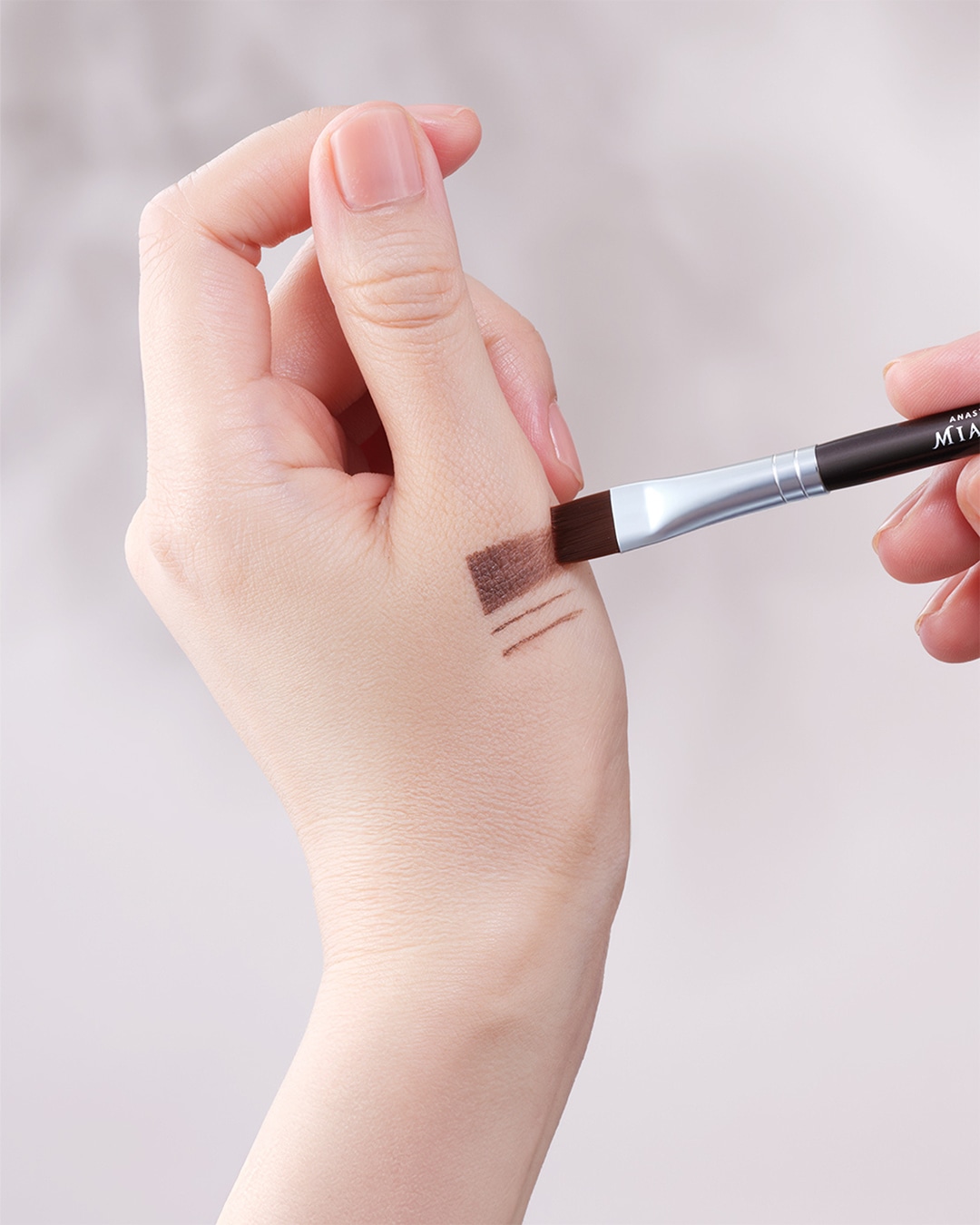 アナスタシアミアレ ブロウポマード 02 キャメル